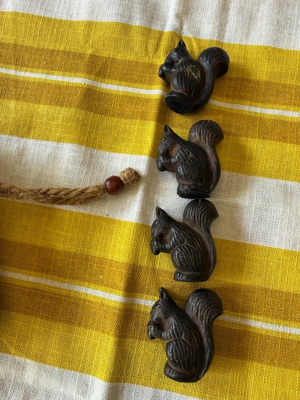 Place Card Holders name Pottery Barn Squirrels Set of 4 cast iron and burlap bag - Picture 6 of 8